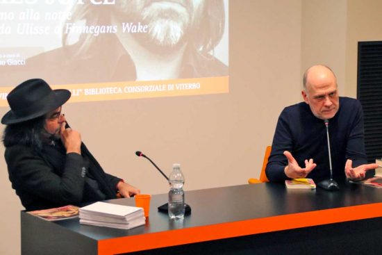 Enrico Terrinoni presenta il suo ultimo libro "Leggere libri non serve"