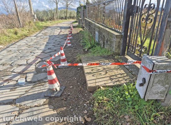 Montefiascone - Lo scavo sequestrato lungo la via Francigena in località Paoletti