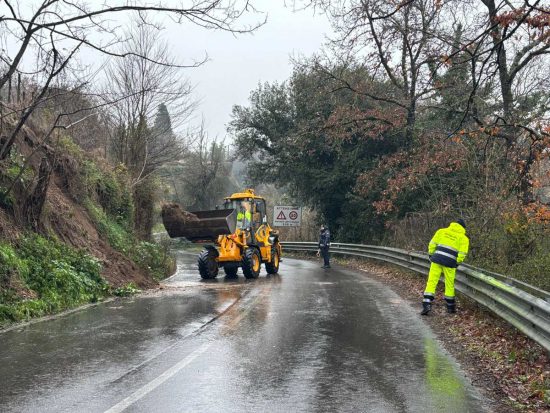 Frana a Bagnoregio, intervento di polizia locale e protezione civile