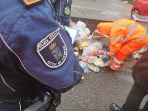 Viterbo - Rifiuti abbandonati in largo Nagni - Controlli
