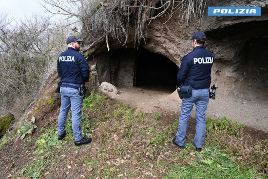 Viterbo - Arresto per spaccio nei boschi - La polizia in azione