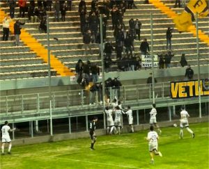 Sport - Calcio - Esultanza della Viterbese al gol di Vivacqua