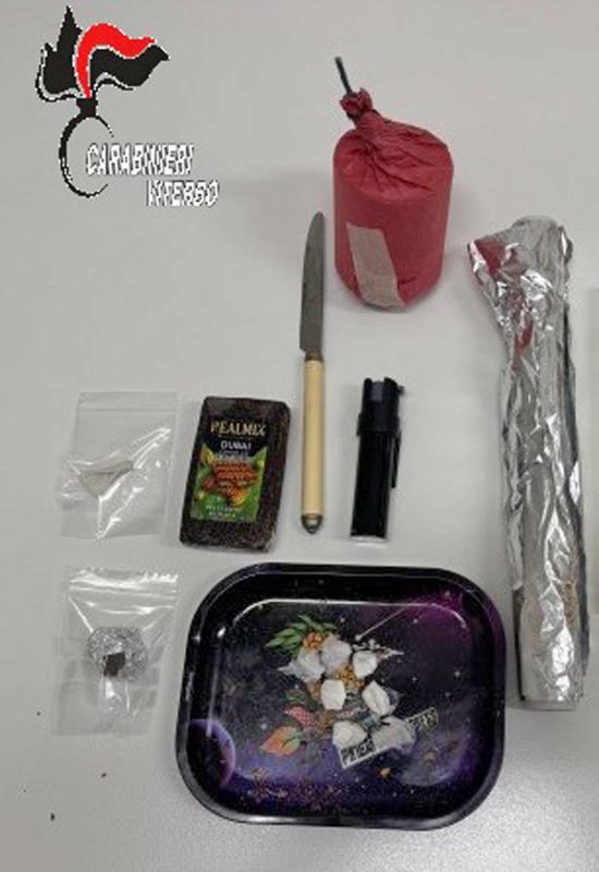 Caprarola - Carabinieri - Il materiale sequestrato