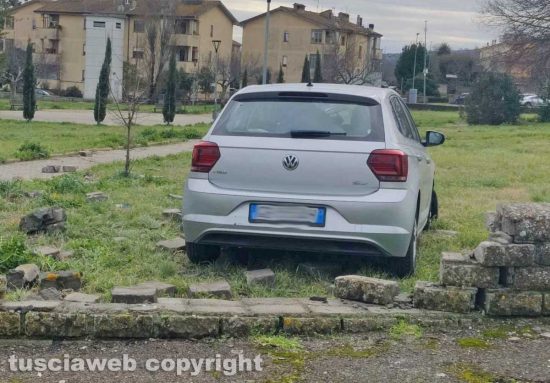Marta - Auto abbatte muretto