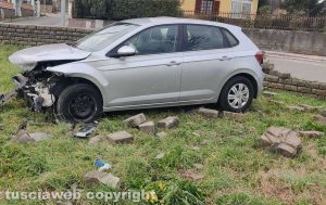 Marta - Auto abbatte muretto