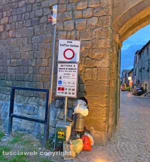 Immondizia a Pianoscarano