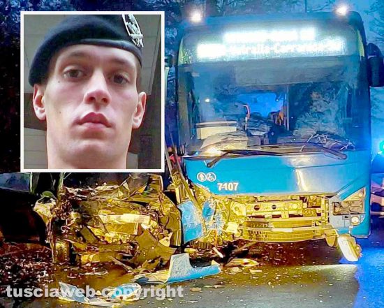 Scontro frontale tra un pullman e un’auto sulla Cassia - Nel riquadro Marco Settimi