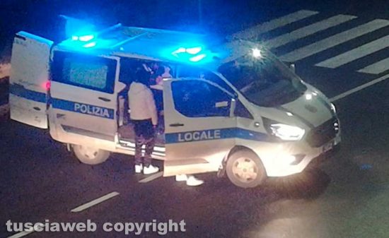 Viterbo - Investito e ucciso mentre passeggia con il cane in via Rossini - La polizia locale