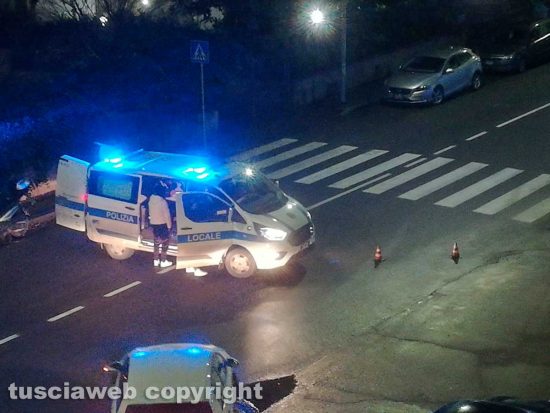 Viterbo - Investito e ucciso mentre passeggia con il cane in via Rossini - La polizia locale