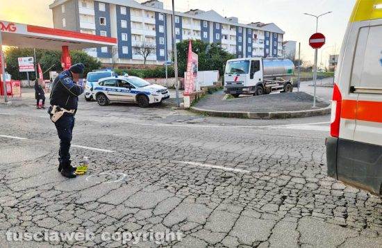 Viterbo - Donna investita in via Vico Squarano 