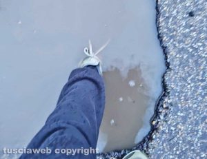 Ronciglione - Buche sulla s.p.Massarella