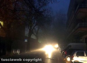 Viterbo - Illuminazione spenta da via Francesco Baracca fino al passaggio a livello