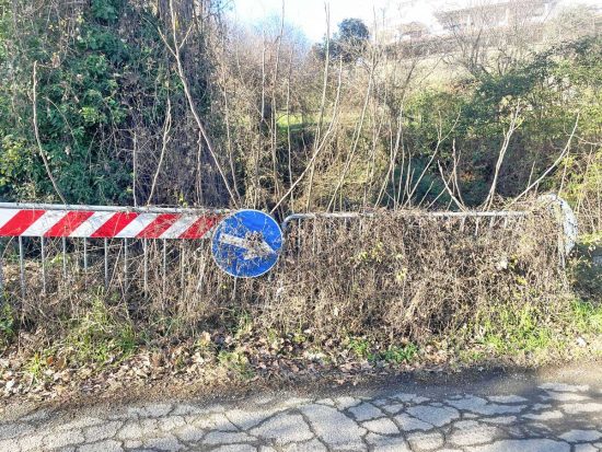 Montefiascone - Le buche e il degrado in zona Paoletti