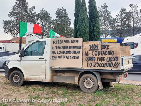 Orte - La protesta degli agricoltori al casello