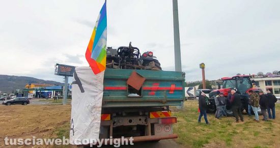 Orte - La protesta degli agricoltori al casello