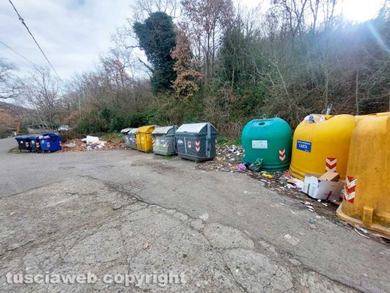 Viterbo - Le condizioni dell'isola ecologica di Montecchio 