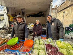 Viterbo - Il banco della famiglia Proietti del mercato di San Faustino - Franco Proietti, Nazarena Foglietta e Paolo Proietti
