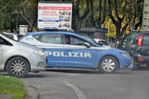 Viterbo - Un'auto della polizia