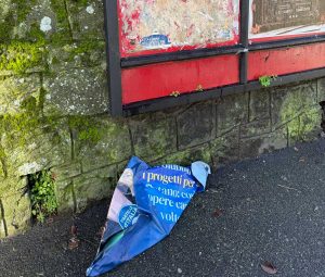 Viterbo - Imbrattati e strappati i manifesti di Fratelli d'Italia