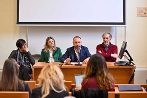 Viterbo - la presentazione del del master di I livello in "Specializzazione in metodi e pratiche di rafforzamento dei percorsi di presa in carico e accompagnamento sociale"