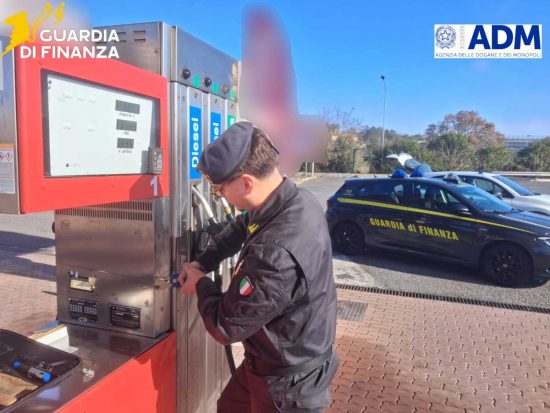 Viterbo - Chiusi quattro distributori di benzina