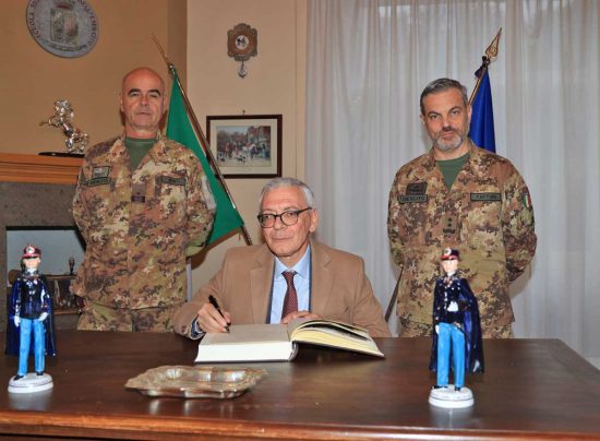 Il prefetto Sergio Pomponio in visita alla scuola sottufficiali dell'esercito