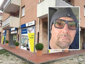 Il negozio di telefonia Bernabei - Augusto Bernabei