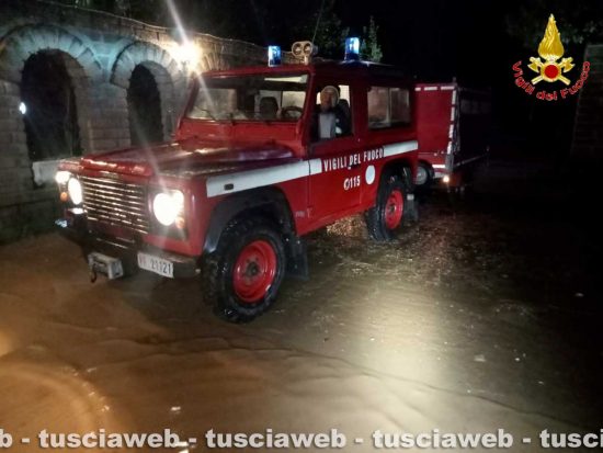 Civitavecchia, bomba d’acqua nella notte - I vigili del fuoco in azione