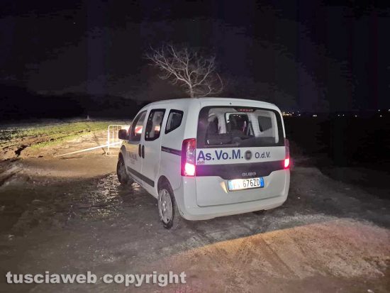 Montefiascone - Frana dopo le piogge, strada chiusa sul lungolago tra Montefiascone e Marta - La protezione civile