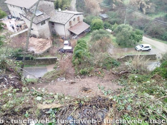 Ronciglione - Ampia frana su via delle Cartiere
