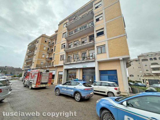 Incendio in appartamento sulla Cassia Sud