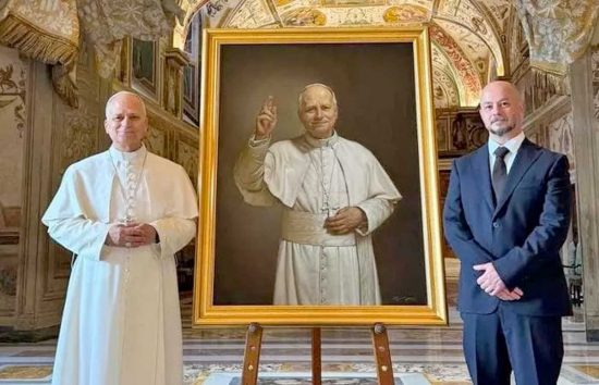 La consegna del ritratto di papa Leone XIV realizzato da Roberto Ferri