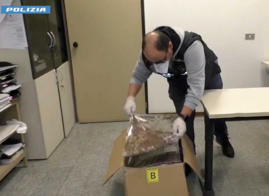Viterbo - Polizia - Asciugamani e lenzuola imbevuti di cocaina ed eroina