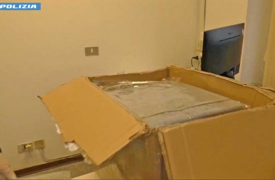 Viterbo - Polizia - Asciugamani e lenzuola imbevuti di cocaina ed eroina