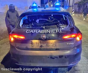 Vallerano - La "gazzella" dei carabinieri danneggiata