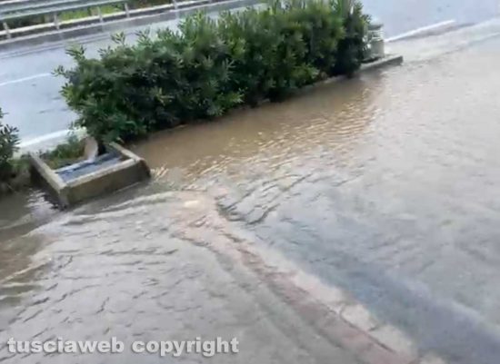 Viterbo - Fiume d'acqua sulla Cassia Sud