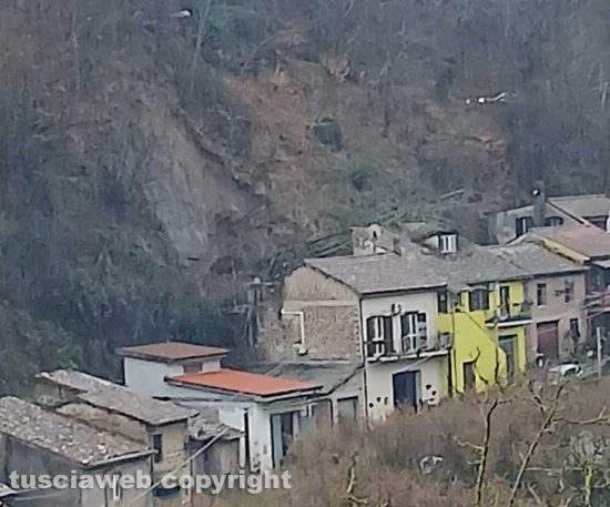 Canepina - Crollo costone di roccia di località Madonna delle Grazie