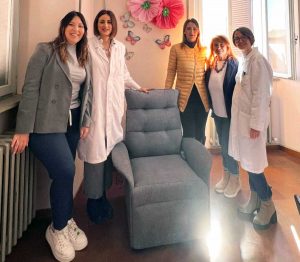 Tuscania - Sedia per l'allattamento al consultorio