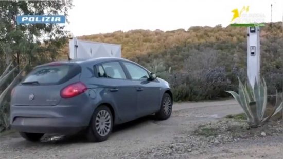 Circonvenzione di incapace e autoriciclaggio, i sigilli di polizia e guardia di finanza