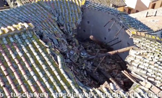 Capranica - Crollo del tetto della chiesa di San Giovanni