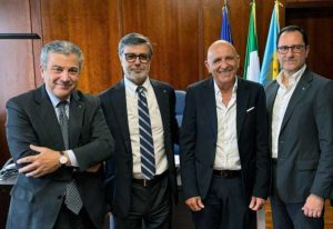Gherardo Zei (Presidente di Federmanager Roma), Tommaso Saso (Presidente Manageritalia Lazio, Abruzzo, Molise, Sardegna e Ubria), Giuseppe Schimboni (Assessore Regione Lazio) e Tommaso Tanzilli (già Direttore Federalberghi Lazio)