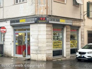 Viterbo - Il Centro chiavi di piazza della Rocca lascia il centro storico