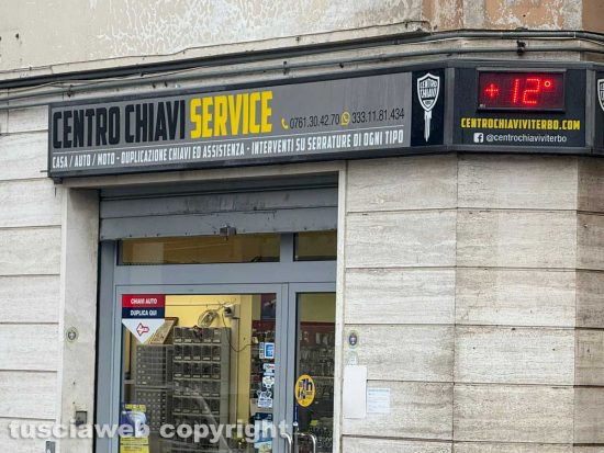Viterbo - Il Centro chiavi di piazza della Rocca lascia il centro storico 