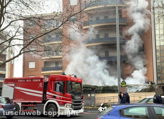 Viterbo - Appartamento in fiamme a Ponte dell'Elce