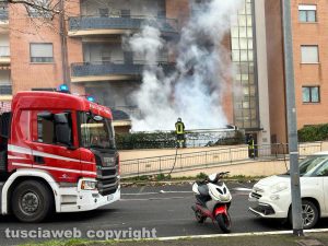 Viterbo - Appartamento in fiamme a Ponte dell'Elce