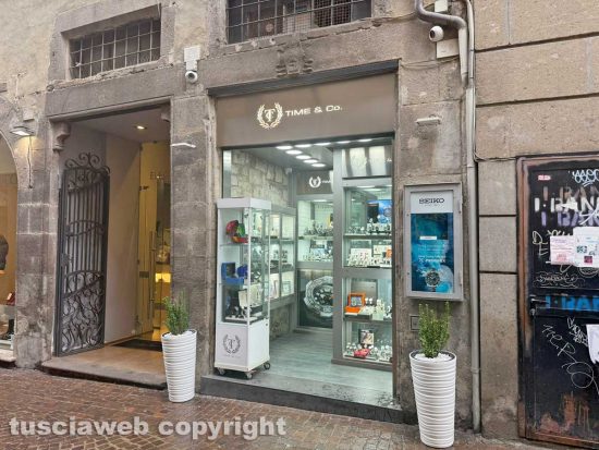 Viterbo - Via Saffi - Time & Co.