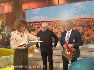 Tv2000 - Massimo Mecarini e don Massimiliano Balsi con Paola Saluzzi