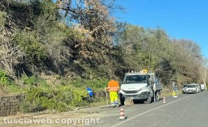 Frana sulla Cassia sud, traffico a senso unico alternato tra Viterbo e Ponte di Cetti