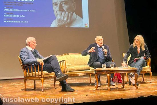 L'incontro con Pietro Grasso per dire no alla riforma costituzionale sulla giustizia - Asinistra Maurizio Ridolfi a destra Daniela Preziosi