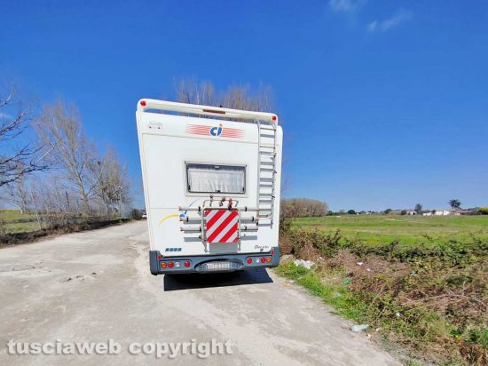 Rifiuti, incuria e parcheggi selvaggi nel Bullicame